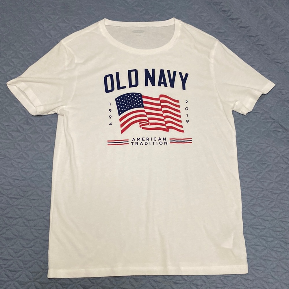 Medium Old Navy USA tee